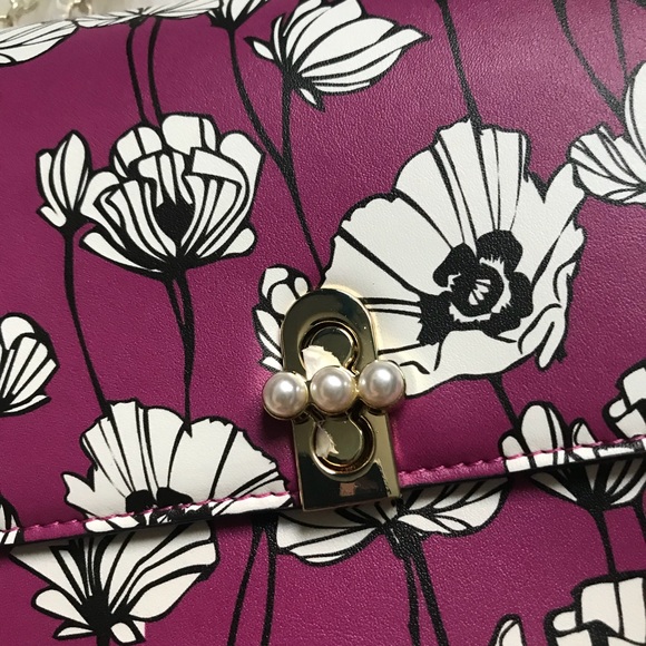 Perfect Spring Floral Lottie Shoulder Bag - Picture 5 of 6